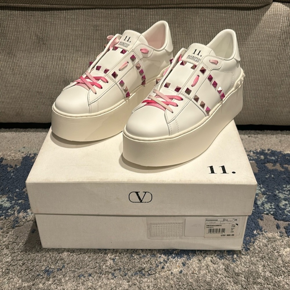 Brand new women’s Valentino sneakers